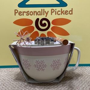 The Bakeshop SNOWFLAKE Batter Bowl & Baking Utensils Set